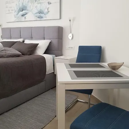 Evita Premium Studio Apartment *