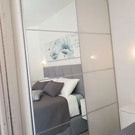 Evita Premium Studio Apartment *